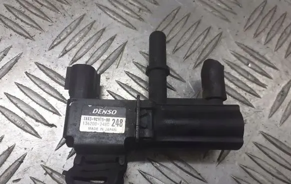 Jaguar X-Type Turbo solenoid valve 1X43-9C915-BB