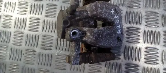 Toyota Avensis T250 Rear brake caliper
