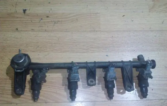 Renault Scenic I Fuel main line pipe 7700864726 8663130280160560