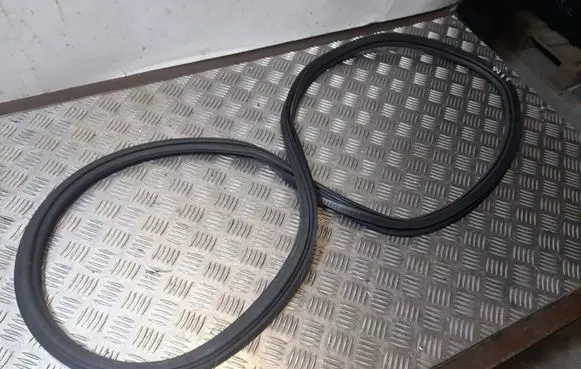 Audi A3 S3 8V Rear door rubber seal (on body) 8V5833721
