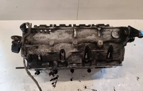 Volkswagen Golf V Engine head 038103373R