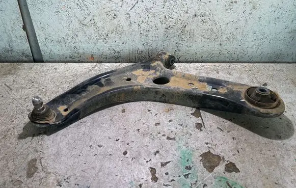 KIA Stonic Front lower control arm/wishbone
