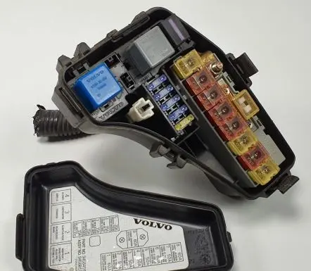 Volvo C70 Fuse box set 9128576