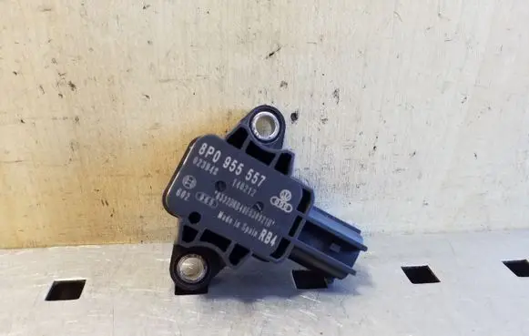 Audi TT TTS Mk2 Airbag deployment crash/impact sensor 8P0955557