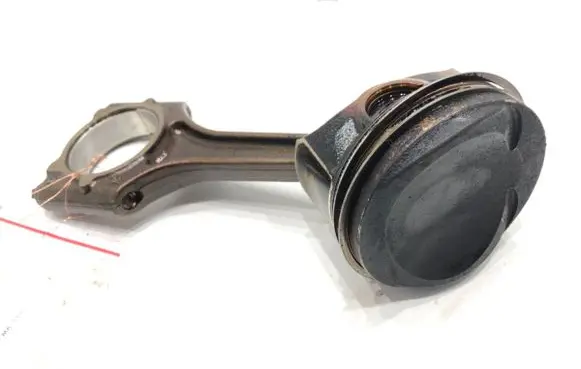 Volkswagen PASSAT B7 Piston with connecting rod 06LD