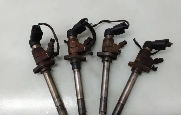Ford Focus C-MAX Fuel injectors set 9657144580