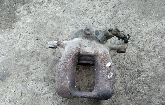 Peugeot 407 Front brake caliper