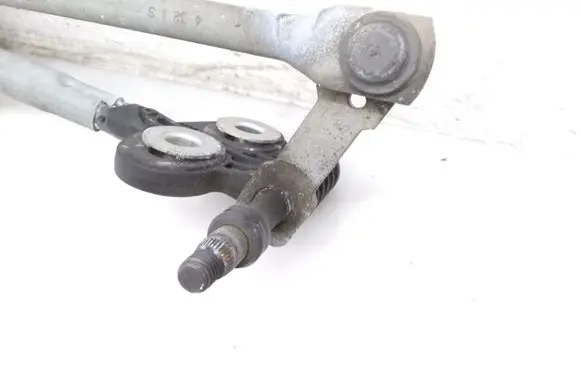 BMW X5 E70 Front wiper linkage and motor 7200536
