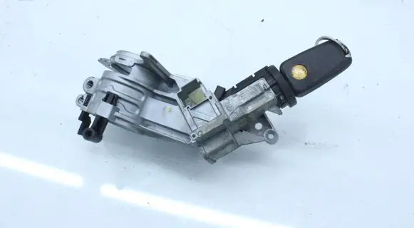 Opel Zafira B Ignition lock N0501882