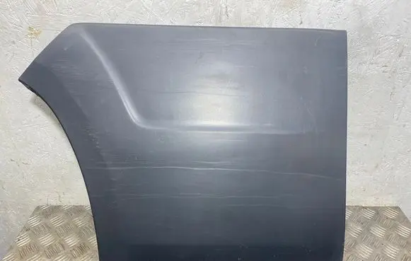 Rear fender molding trim