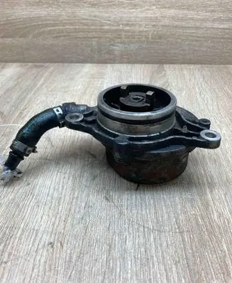 BMW 5 E60 E61 Vacuum pump 72817602