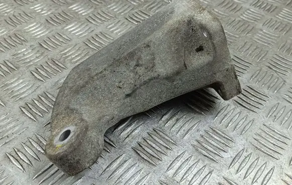 SsangYong Rexton Engine mounting bracket R6712231604