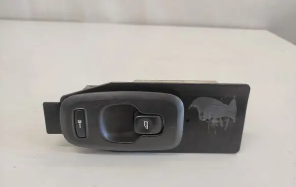 Volvo XC70 Electric window control switch 30737519 1470371 9401805