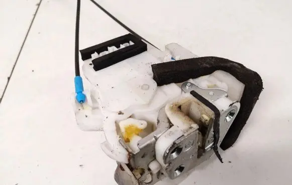 Subaru Legacy Front door lock