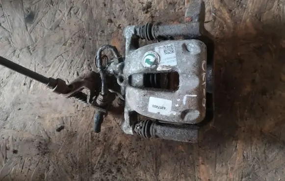 Skoda Octavia Mk2 (1Z) Rear brake caliper