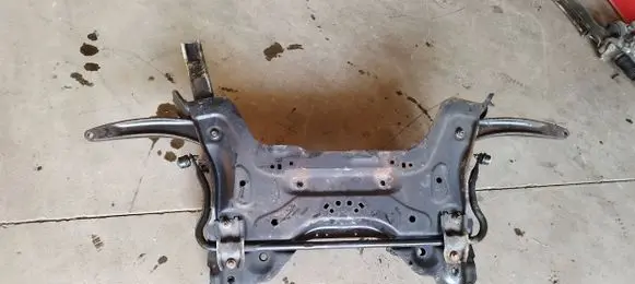 Peugeot 5008 Front subframe