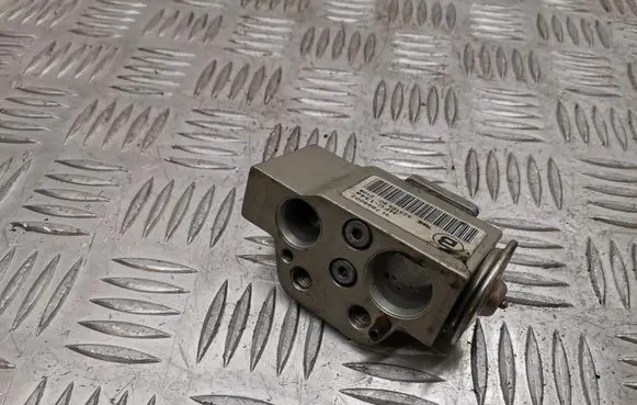 Audi A4 S4 B8 8K Air conditioning (A/C) expansion valve H7995002 523169902108