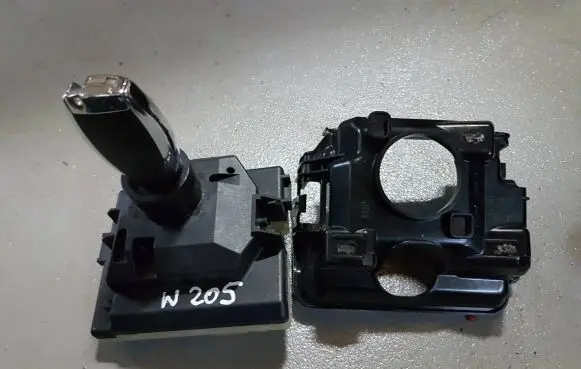 Mercedes-Benz C AMG W205 Ignition lock A2229003409 33324101