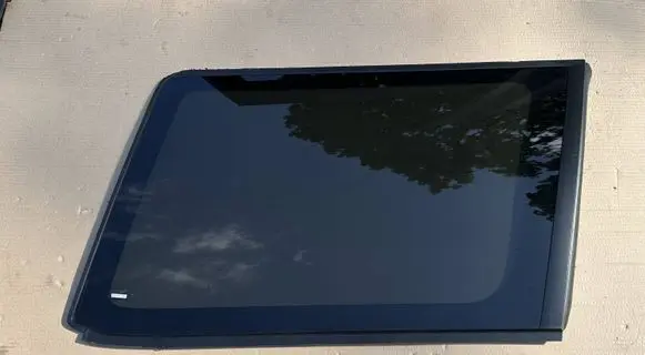 Nissan Patrol Y61 Rear side window 83300VD300