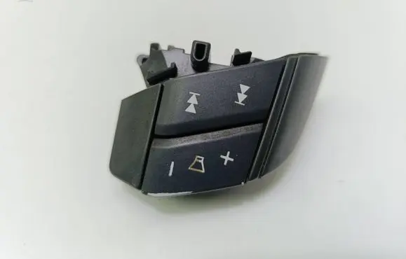 Volvo S60 Steering wheel buttons/switches 9485685