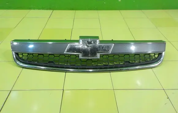Chevrolet Captiva Front bumper upper radiator grill 96442718