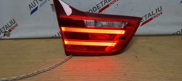Tailgate rear/tail lights