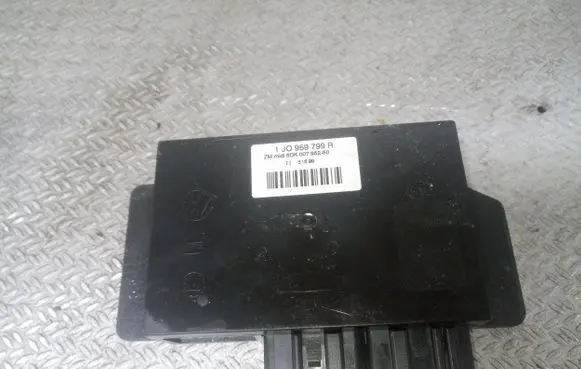 Volkswagen PASSAT B5 Comfort/convenience module 1J0959799R