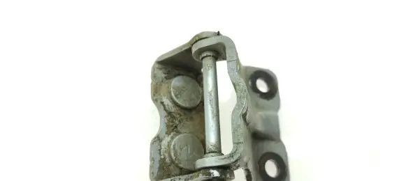 Subaru Outback Tailgate/trunk/boot hinge