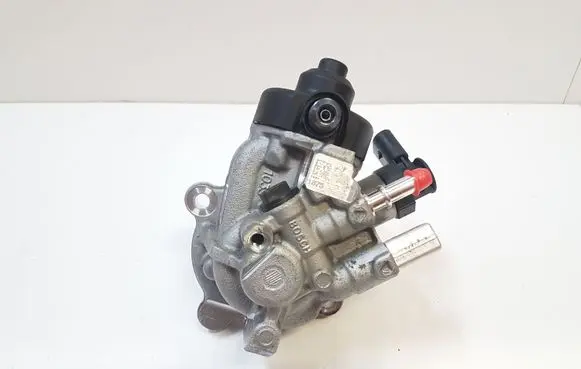 BMW 4 F36 Gran coupe Fuel injection high pressure pump 8511626 0445010764