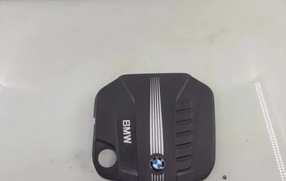 BMW 5 F10 F11 Engine cover (trim) 8513452
