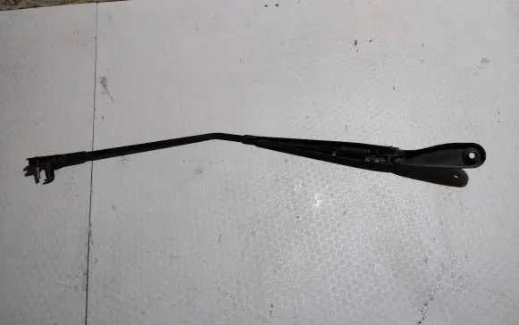 Volvo V50 Front wiper blade arm 30698239