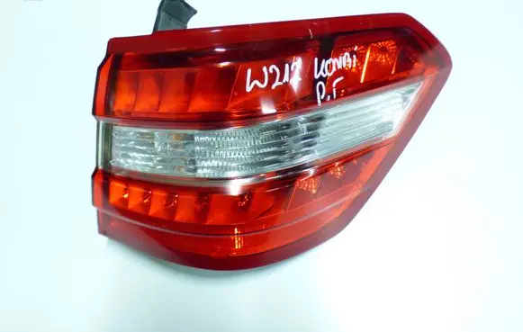 Mercedes-Benz E W212 Reverse light 2128203864 13032020 89505376