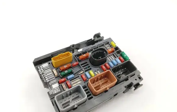 Citroen C4 Grand Picasso Fuse module 9664705980