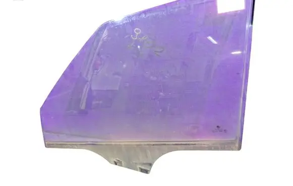 Skoda Fabia Mk2 (5J) Front door window glass four-door
