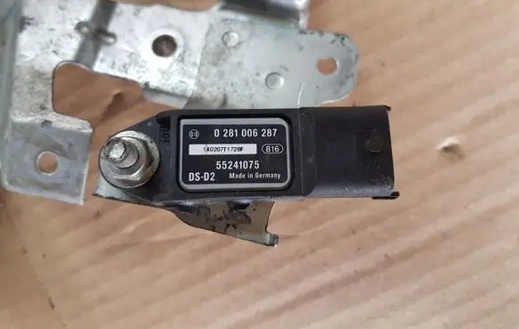 Alfa Romeo Stelvio Exhaust gas pressure sensor 55241075