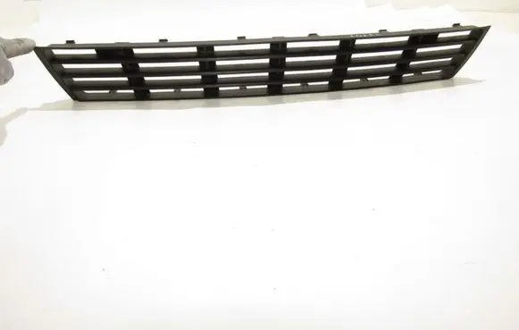 Audi A4 S4 B5 8D Front grill 8D0807683AA