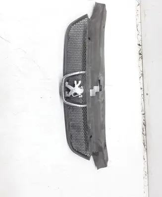 Peugeot 406 Front bumper upper radiator grill 9631250277