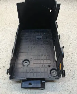 Battery box tray
