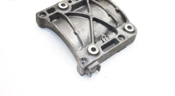 Honda CR-V A/C compressor mount bracket 