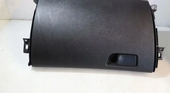 Renault Megane IV Glove box