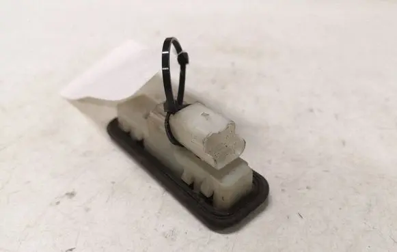 Citroen C5 Tailgate opening switch