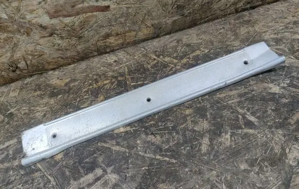Buick LeSabre Rear sill trim cover