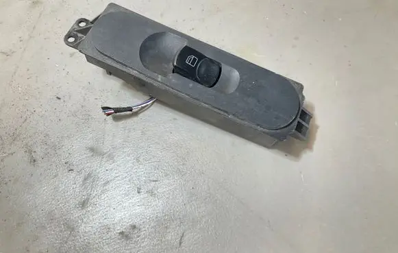 Mercedes-Benz Sprinter W906 Electric window control switch A9065451913 Q04ZGS002 2590473