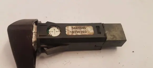 Volvo V70 Hazard light switch 9441045 03W203