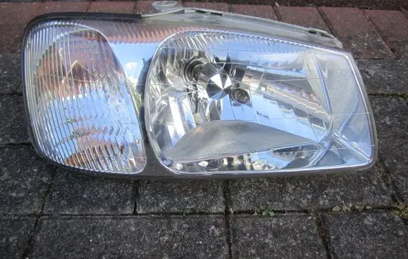 Hyundai Accent Headlight/headlamp