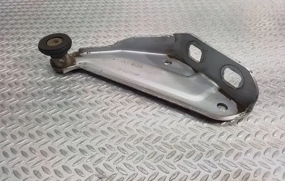 Renault Kangoo II Sliding door upper roller guide/hinge 497626E