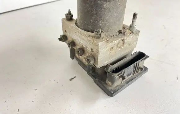 Nissan Almera N16 ABS Pump 0265800379 0265231427 474L2130105085