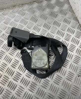 Chrysler Grand Voyager IV Front seatbelt p1bj911d5aa