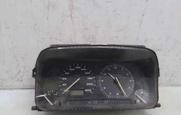 Volkswagen Golf III Speedometer (instrument cluster) 1H6919033B