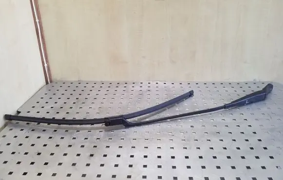 Peugeot 3008 I Front wiper blade arm 3392125734